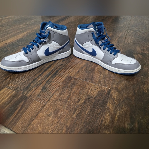 Nike Men's Air Jordan 1 Mid Shoes Sneaker Like New Cement Gray blue white - Picture 3 of 8